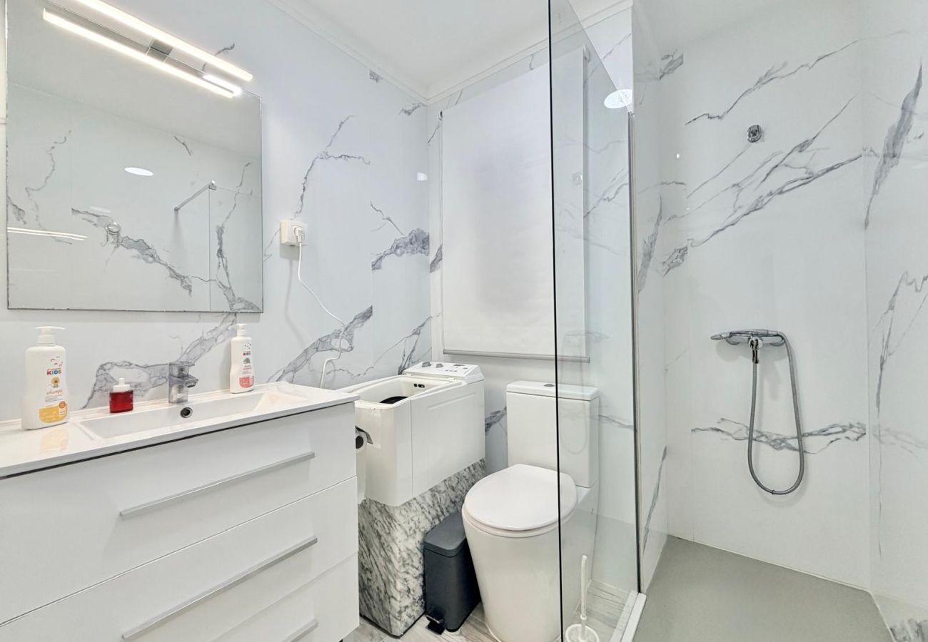 Apartment in Benidorm - GAMBO CENTER A019