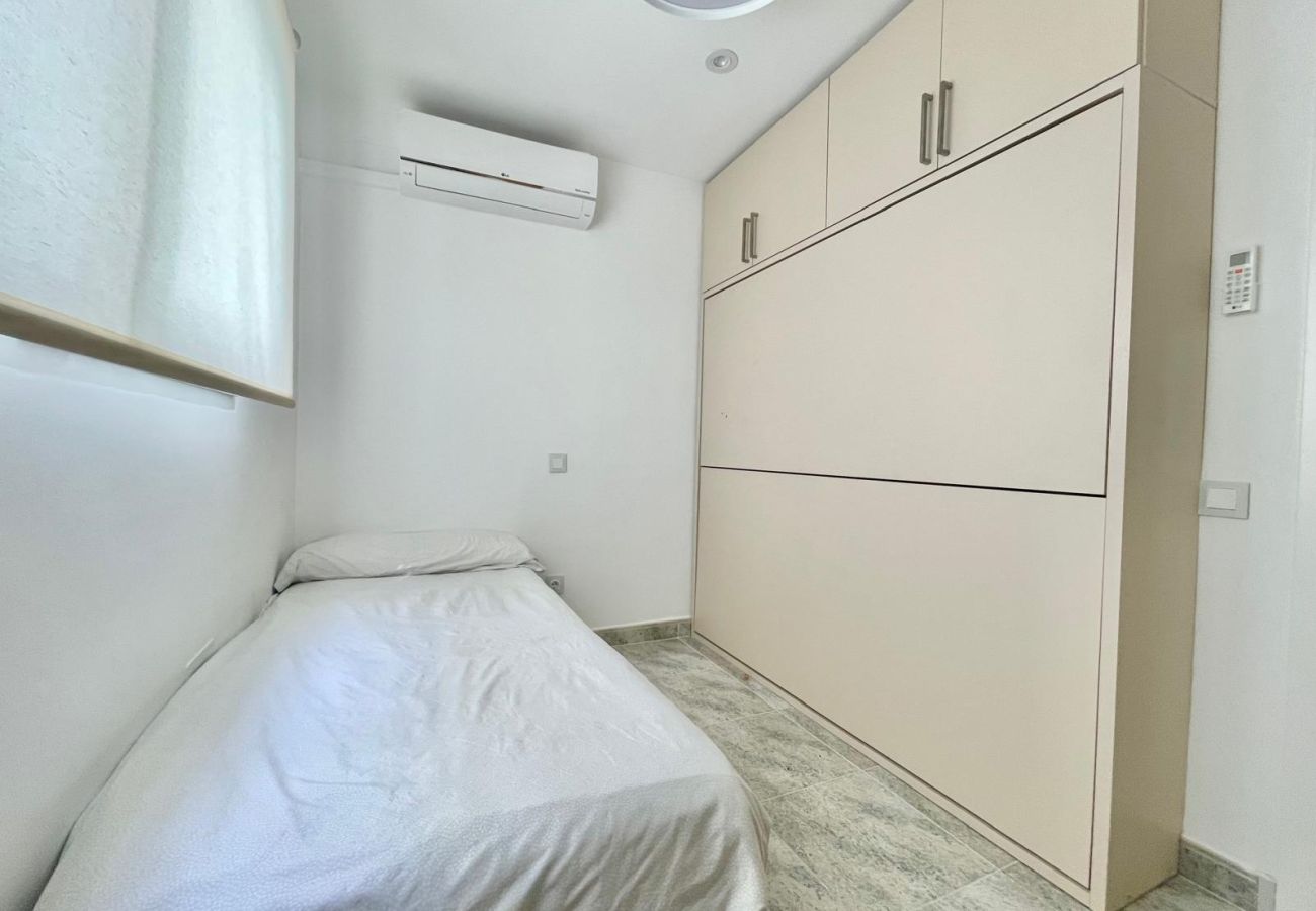 Apartment in Benidorm - EMALCO SEAFRONT MODERN APARTMENT A061
