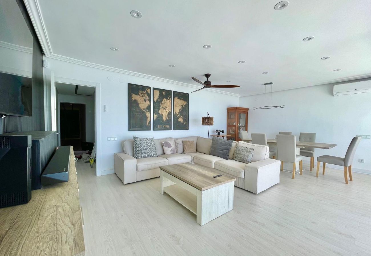Apartment in Benidorm - EMALCO SEAFRONT MODERN APARTMENT A061