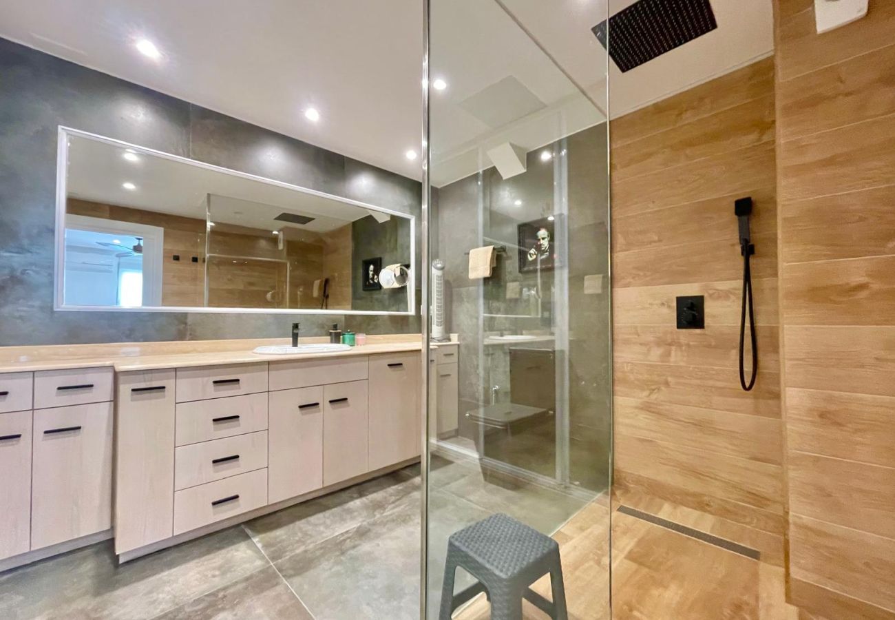 Apartment in Benidorm - EMALCO SEAFRONT MODERN APARTMENT A061
