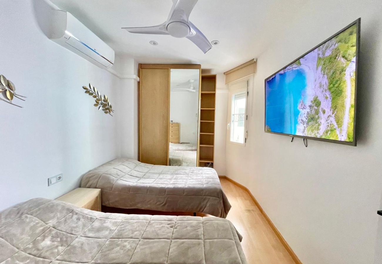 Apartment in Benidorm - EMALCO SEAFRONT MODERN APARTMENT A061