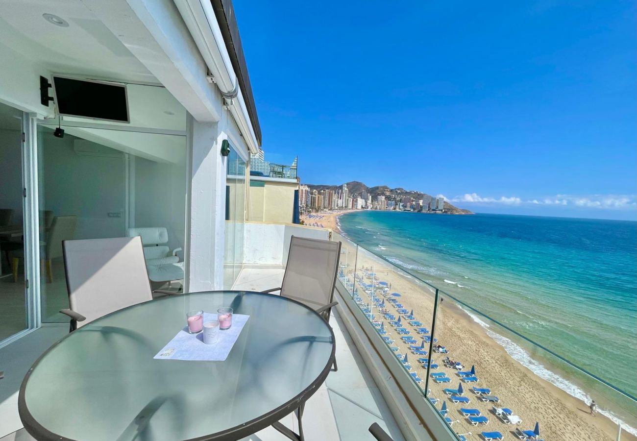 Apartment in Benidorm - EMALCO SEAFRONT MODERN APARTMENT A061