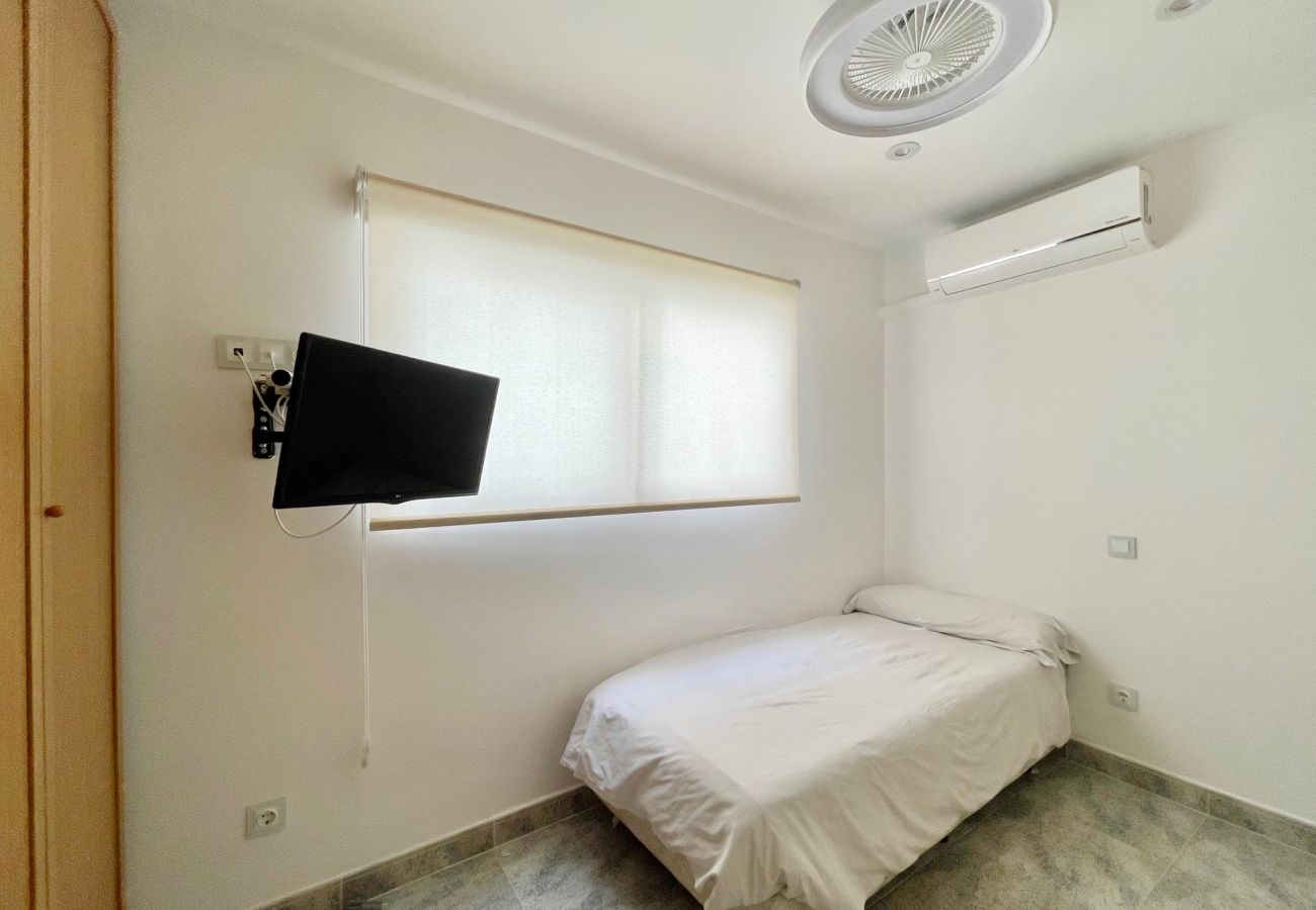 Apartment in Benidorm - EMALCO SEAFRONT MODERN APARTMENT A061