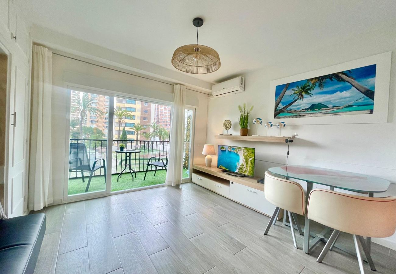 Apartment in Benidorm - BERMUDAS HOLIDAY APARTMENT (A071)
