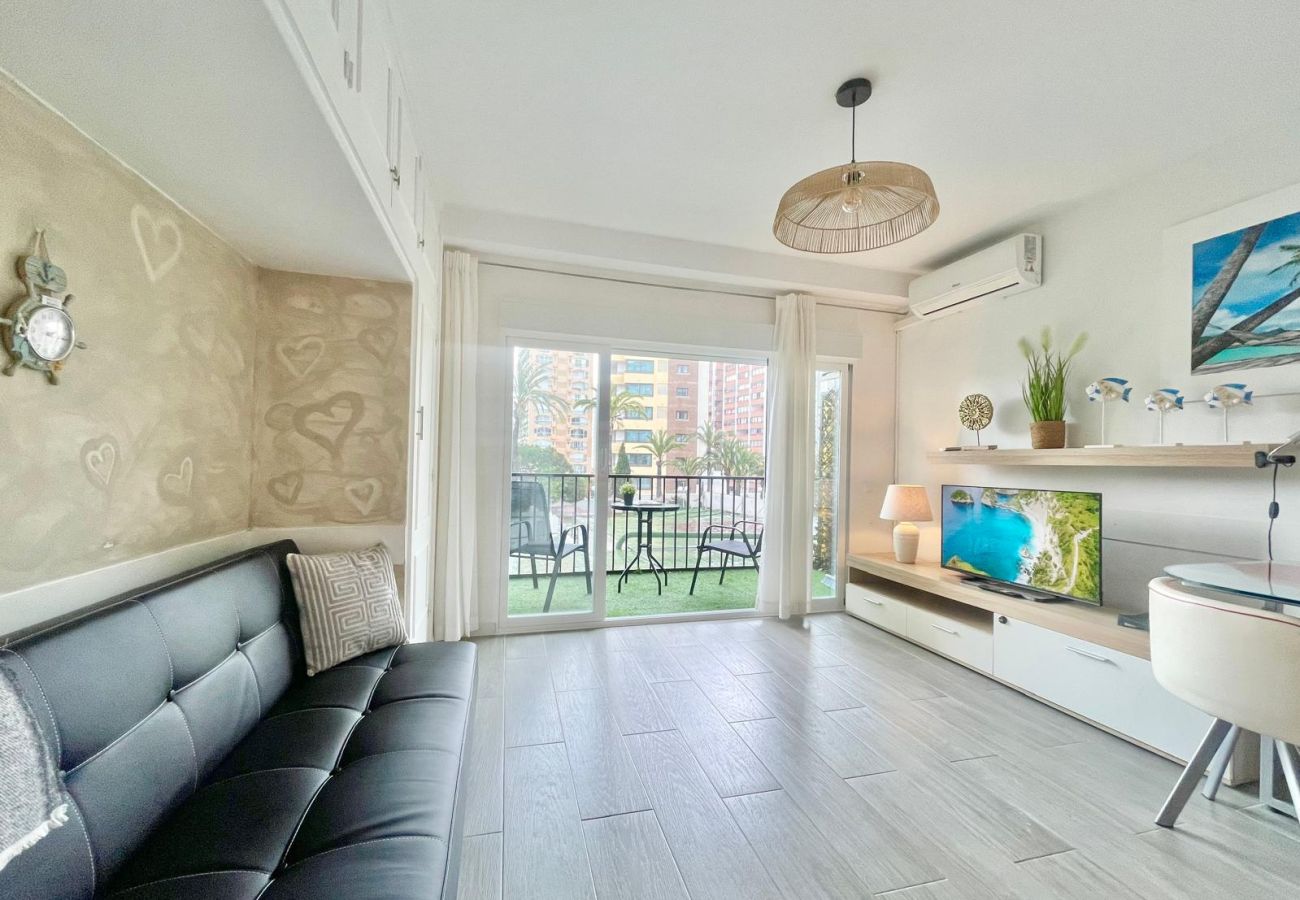 Apartment in Benidorm - BERMUDAS HOLIDAY APARTMENT (A071)