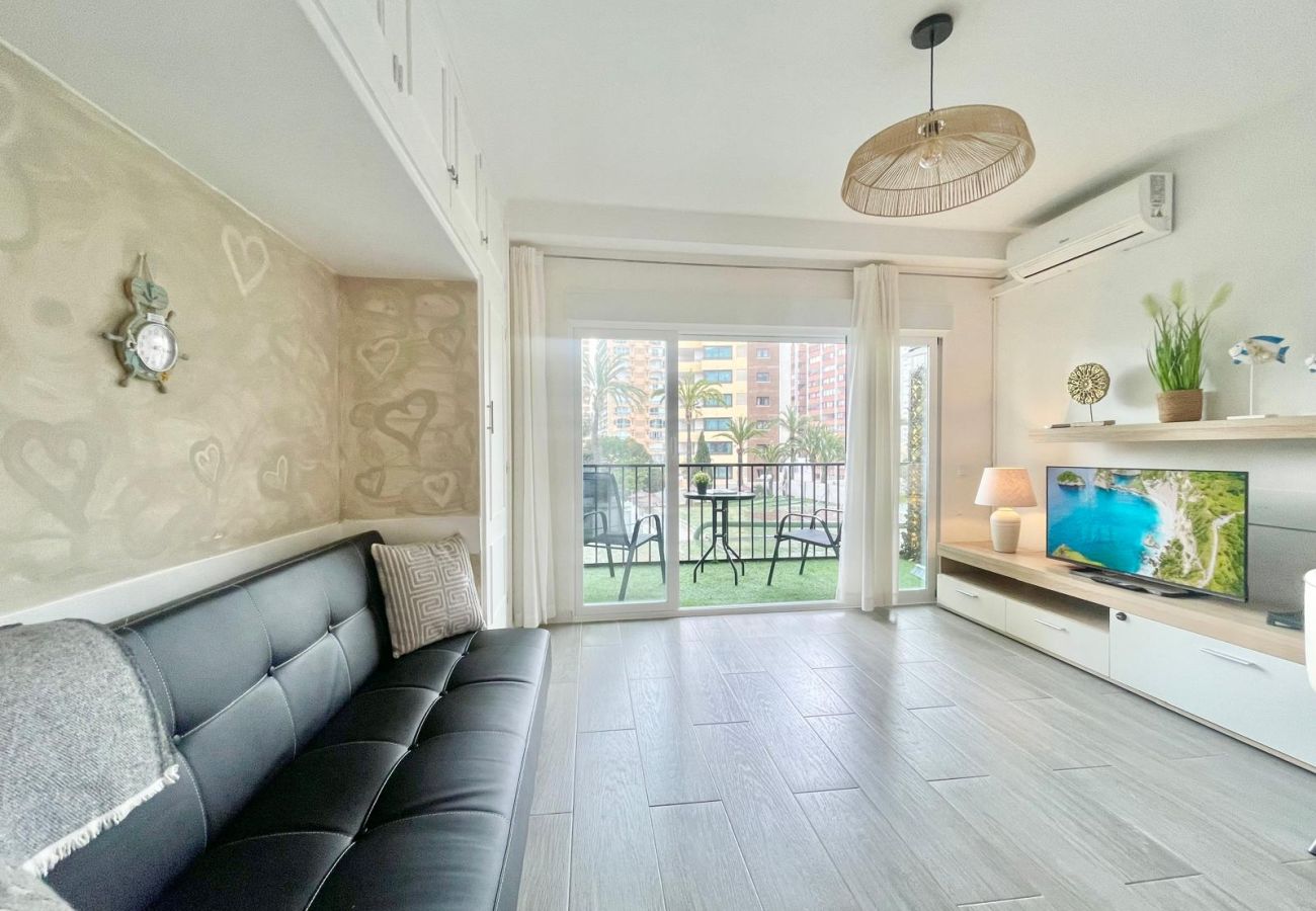 Apartment in Benidorm - BERMUDAS HOLIDAY APARTMENT (A071)
