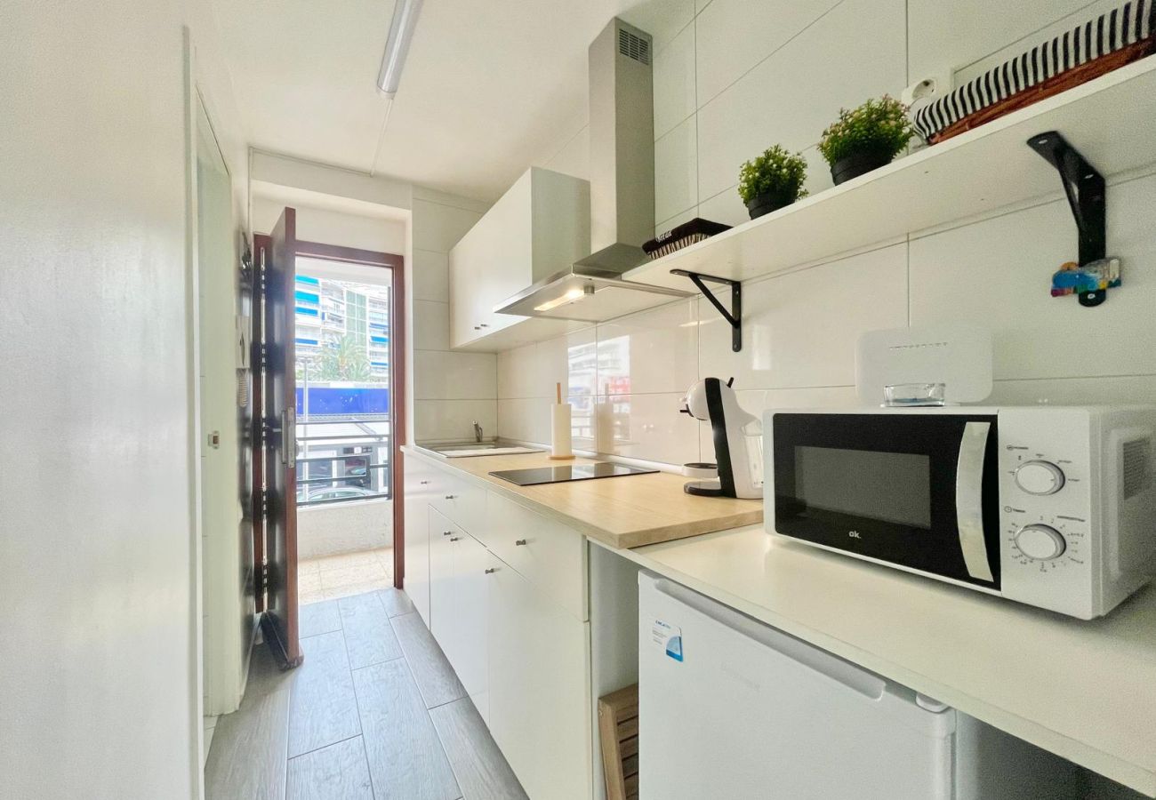 Apartment in Benidorm - BERMUDAS HOLIDAY APARTMENT (A071)