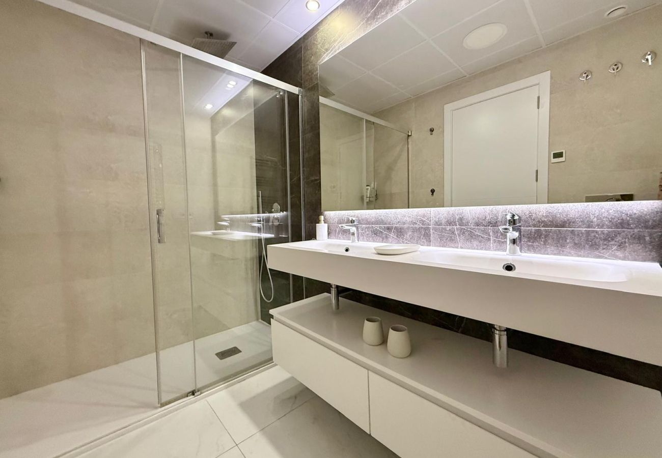 Apartment in Benidorm - SUNSET CLIFF SEASIDE HEAVEN (A041)