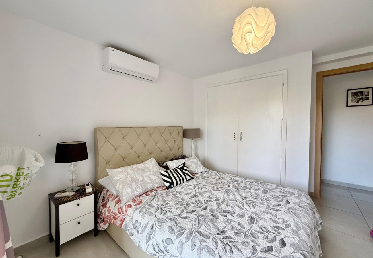 Apartment in Benidorm - TORRE COLON APARTMENT (A120)
