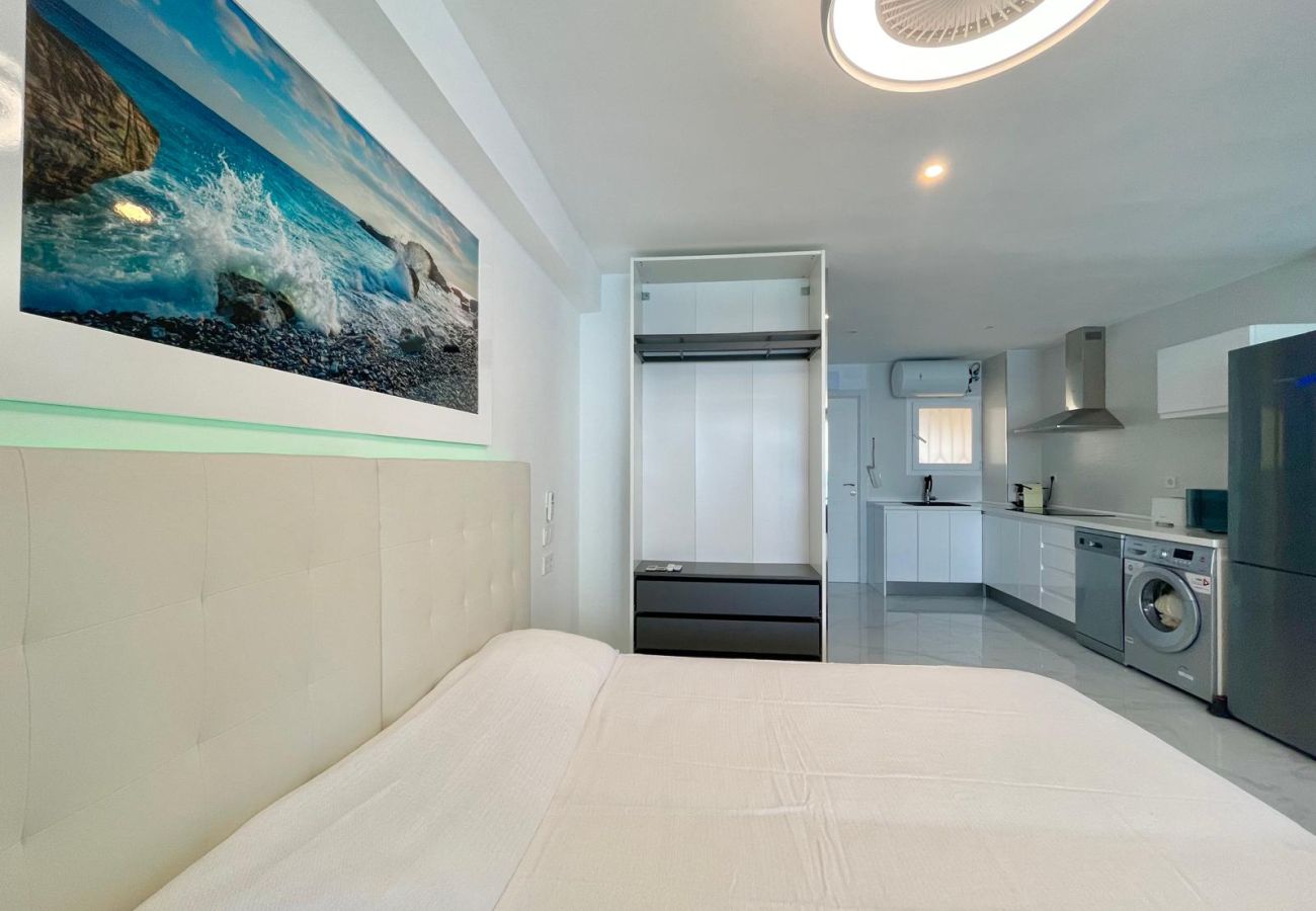 Studio in Benidorm - TORRE PRINCIPADO SEAFRONT STUDIO (N108)