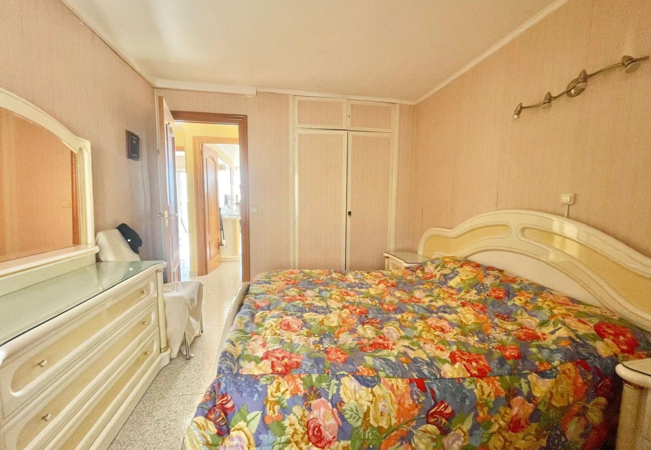 Apartment in Benidorm - MONTESOL PONIENTE SEAFRONT (A124)