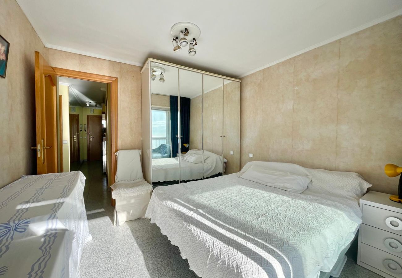 Apartment in Benidorm - MONTESOL PONIENTE SEAFRONT (A124)