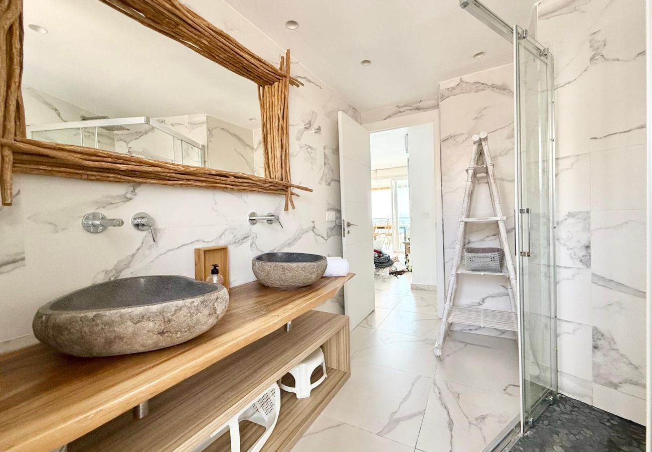 Apartment in Benidorm - LUXURY BENIDORM FRONTLINE APARTMENT LEVANTE (A075)
