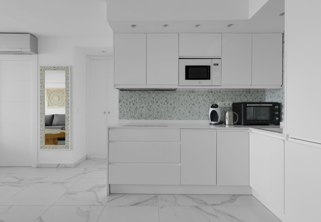 Apartment in Benidorm - LUXURY BENIDORM FRONTLINE APARTMENT LEVANTE (A075)