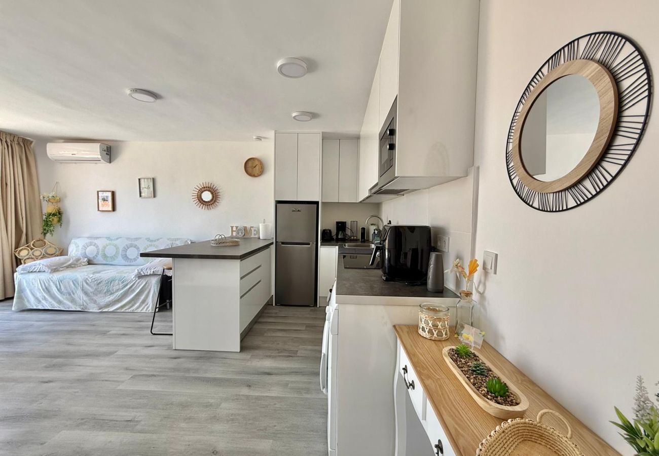 Apartment in Benidorm - Cozy Apartment La Siesta de Léane A097