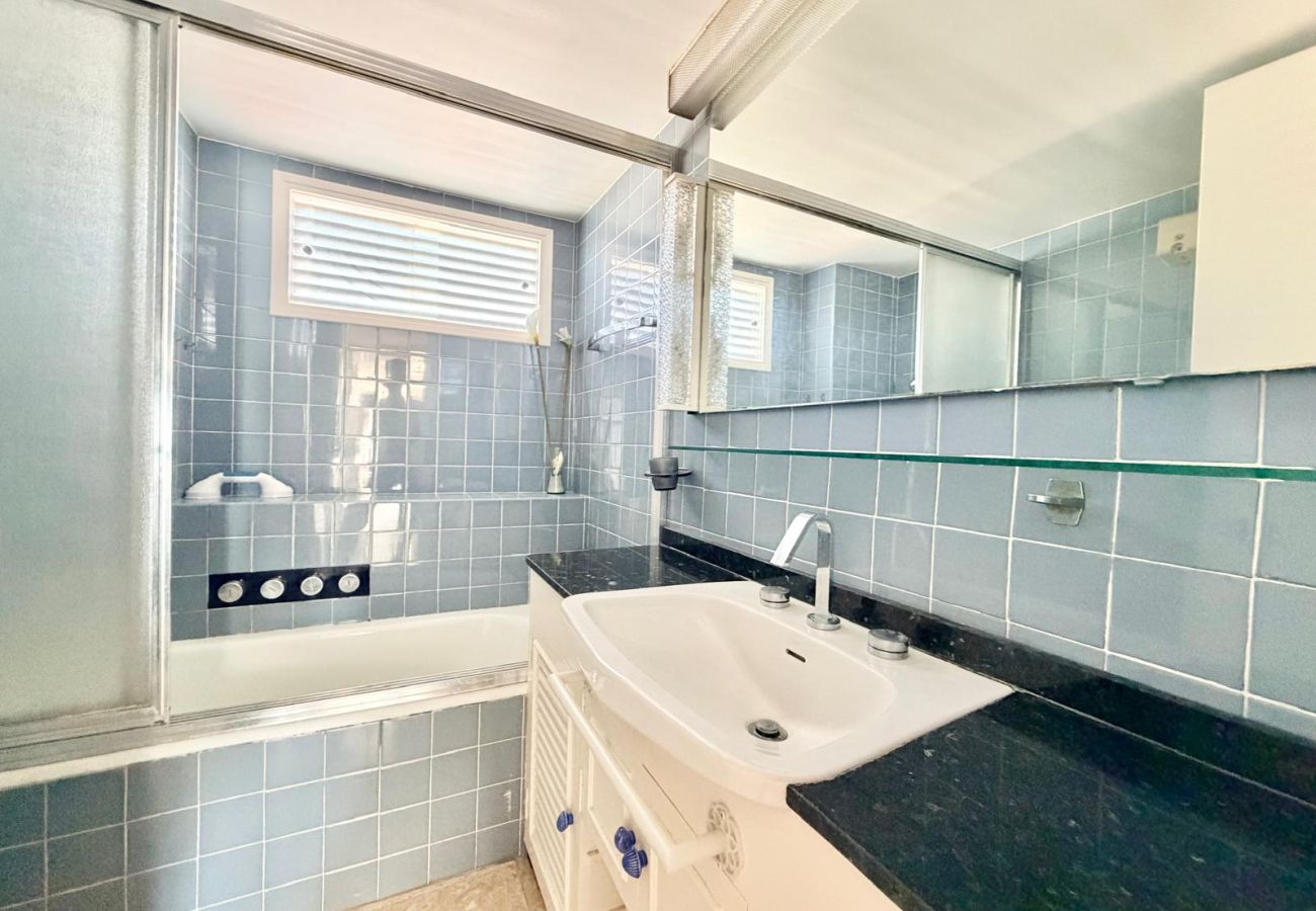 Apartment in Benidorm - YAGO LEVANTE SEAFRONT A126