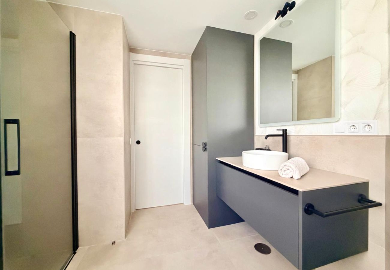 Apartment in Benidorm - TAMARINDOS LEVANTE BEACH (A122)