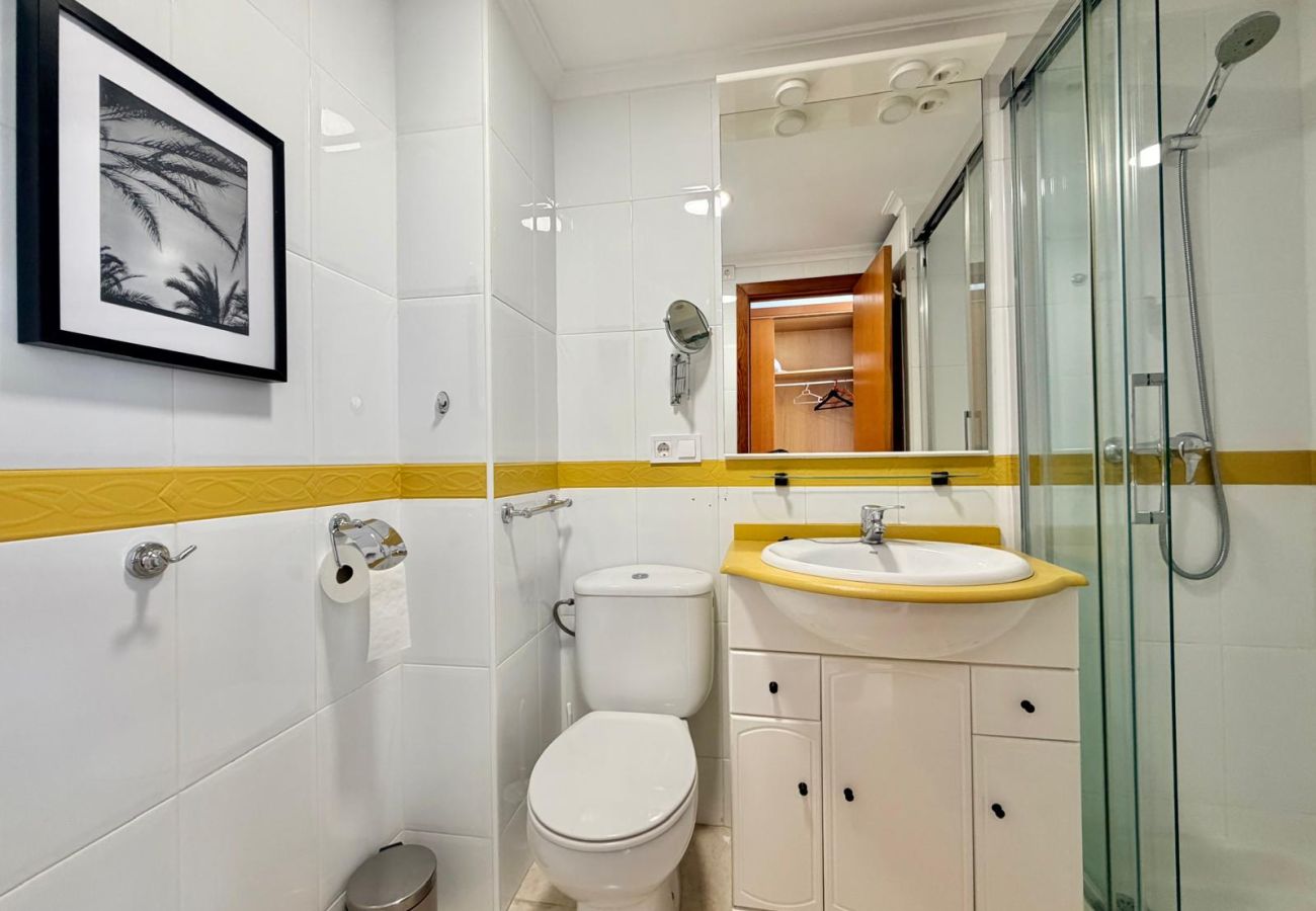 Apartment in Benidorm - PARQUE EUROPA LEVANTE R182