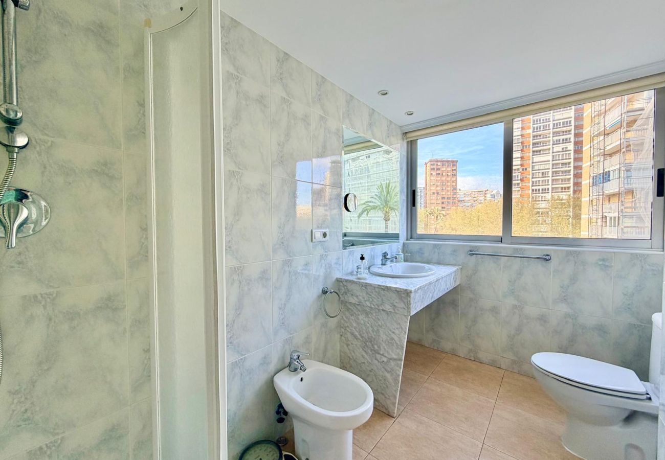 Apartment in Benidorm - SEAFRONT DREAM TORRE SERENA R184