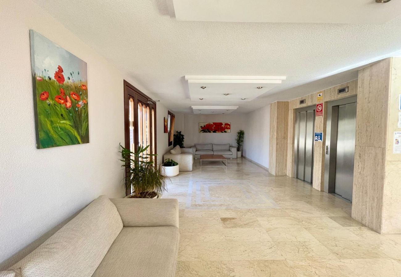 Apartment in Benidorm - TORRE VALENCIA SEA VIEWS R044 R046