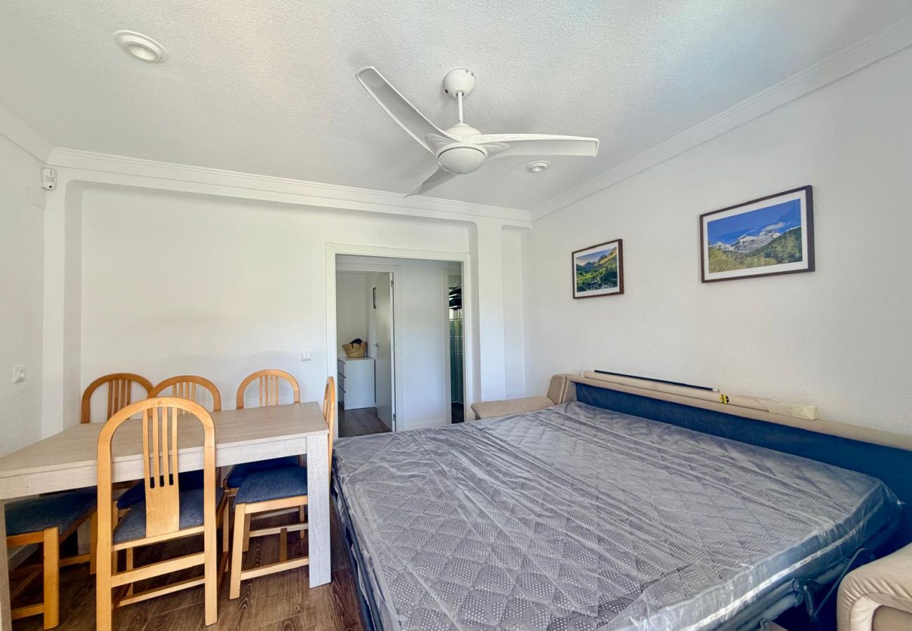 Apartment in Benidorm - NEW TOWN LEVANTE BEACH APARTMENT (R192)