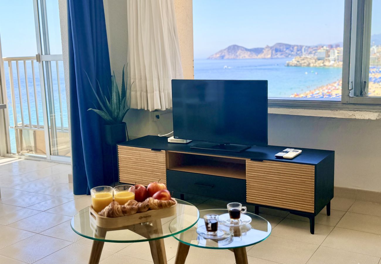 Apartment in Benidorm - SEAFRONT BEACH STUNNING VIEWS APARTMETNT (R194)