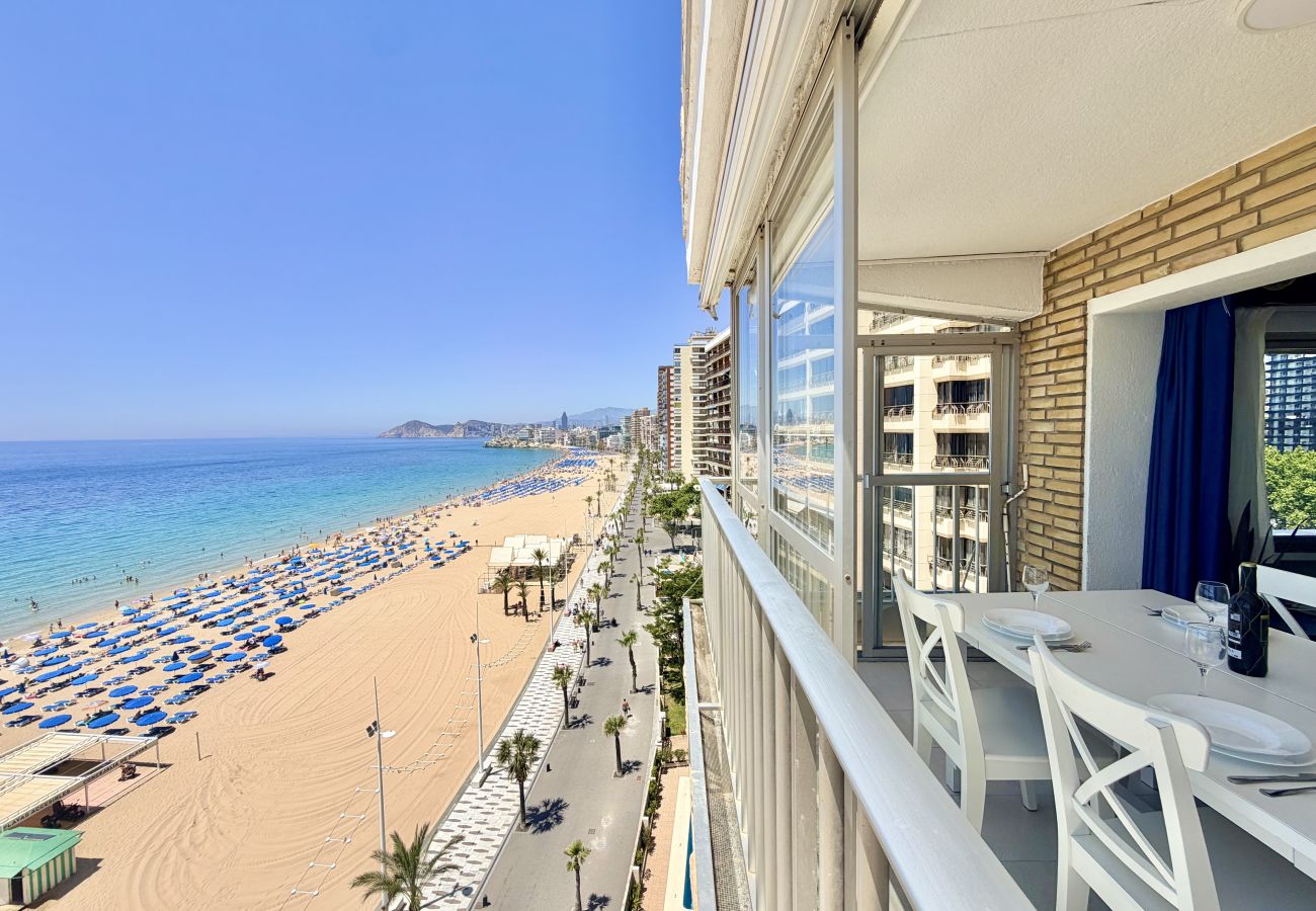 Apartment in Benidorm - SEAFRONT BEACH STUNNING VIEWS APARTMETNT (R194)