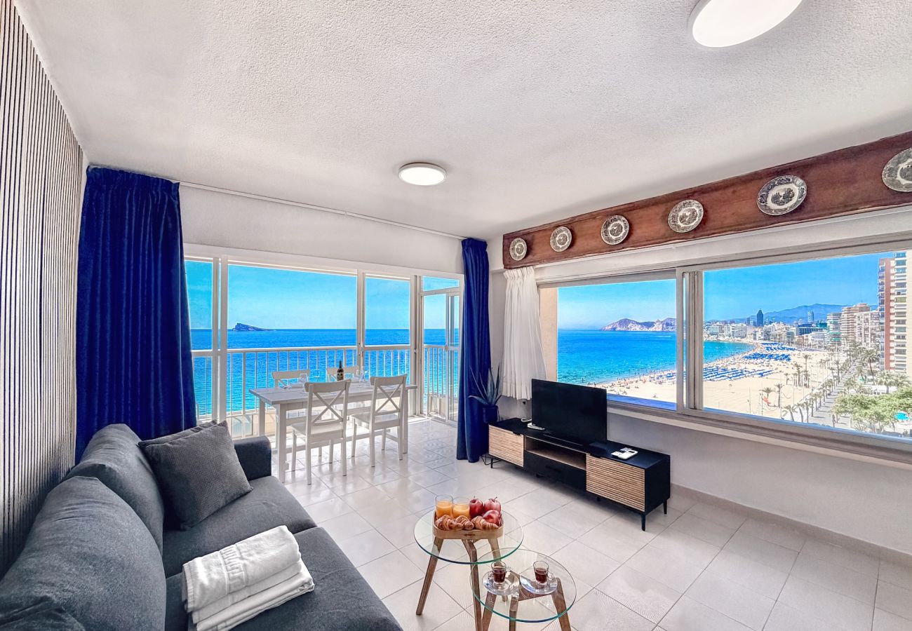 Apartment in Benidorm - SEAFRONT BEACH STUNNING VIEWS APARTMETNT (R194)