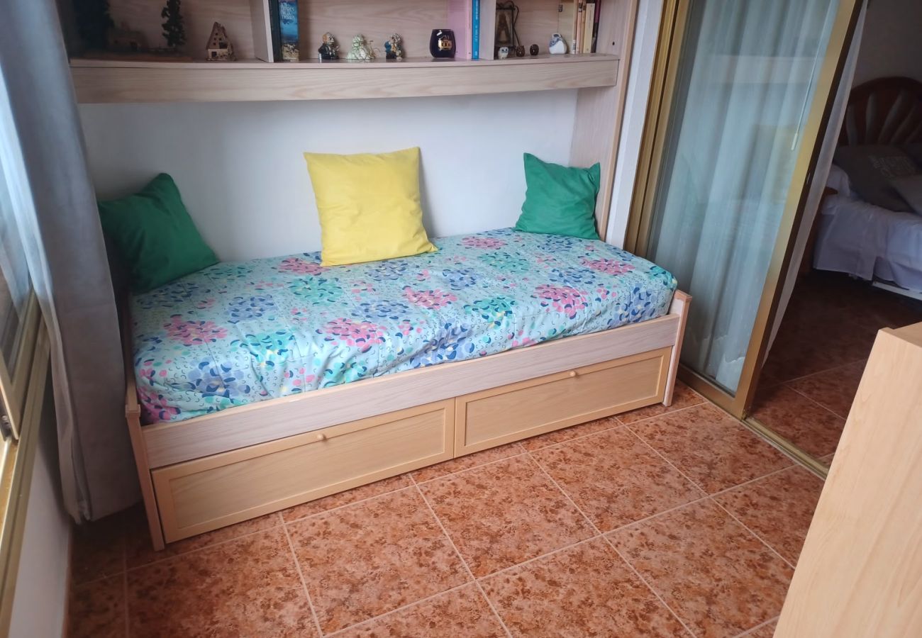 Apartment in Benidorm - GEMELOS 8 LEVANTE A005
