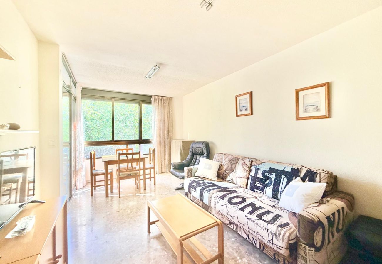 Apartment in Benidorm - MARISCAL LEVANTE BEACH APARTMENT R200
