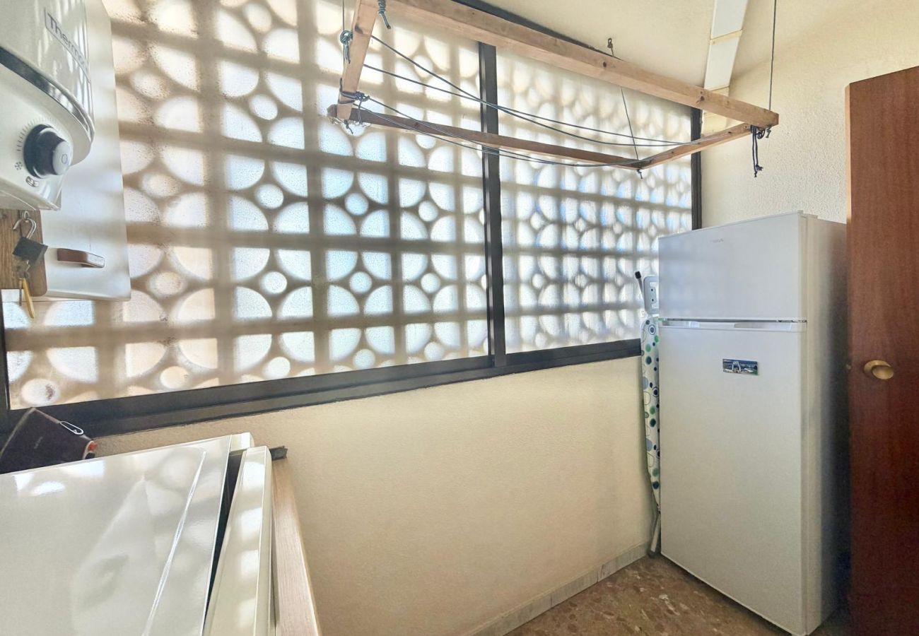 Apartment in Benidorm - MARISCAL LEVANTE BEACH APARTMENT R200