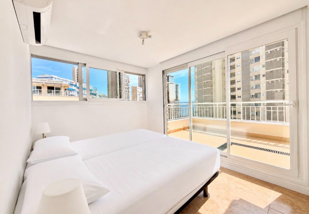Apartment in Benidorm - PENTHOUSE STUNNING VIEWS LEVANTE BEACH (A017)