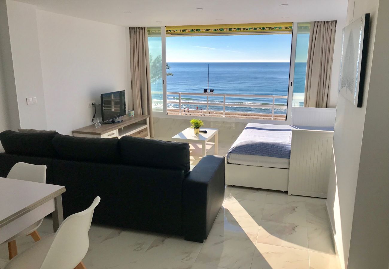 Studio à Benidorm - LEVANTE BEACH SEAFRONT BLUELINE STUDIO R039
