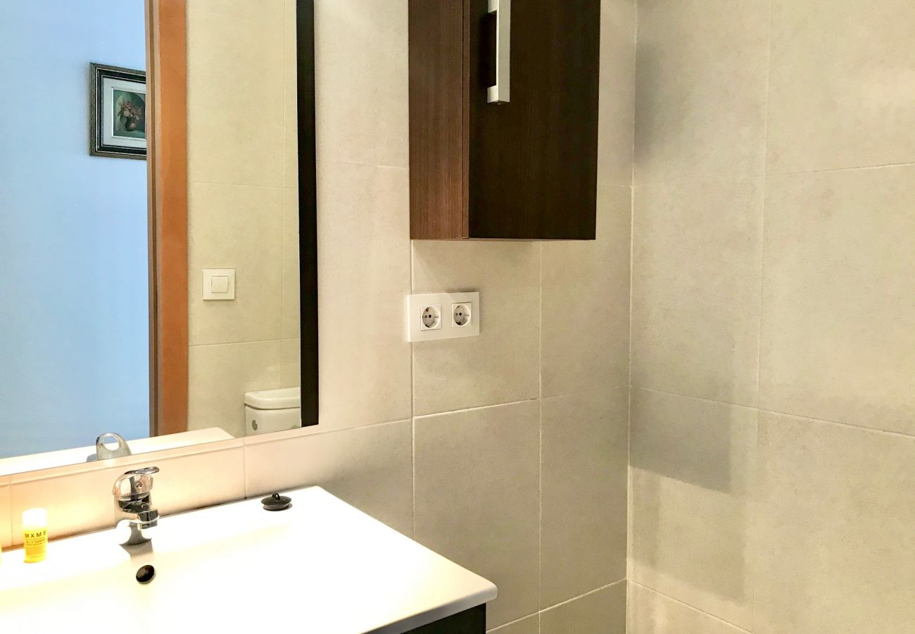 Appartement à Benidorm - RECENTLY REFURBISHED CENTER APARTMENT R017