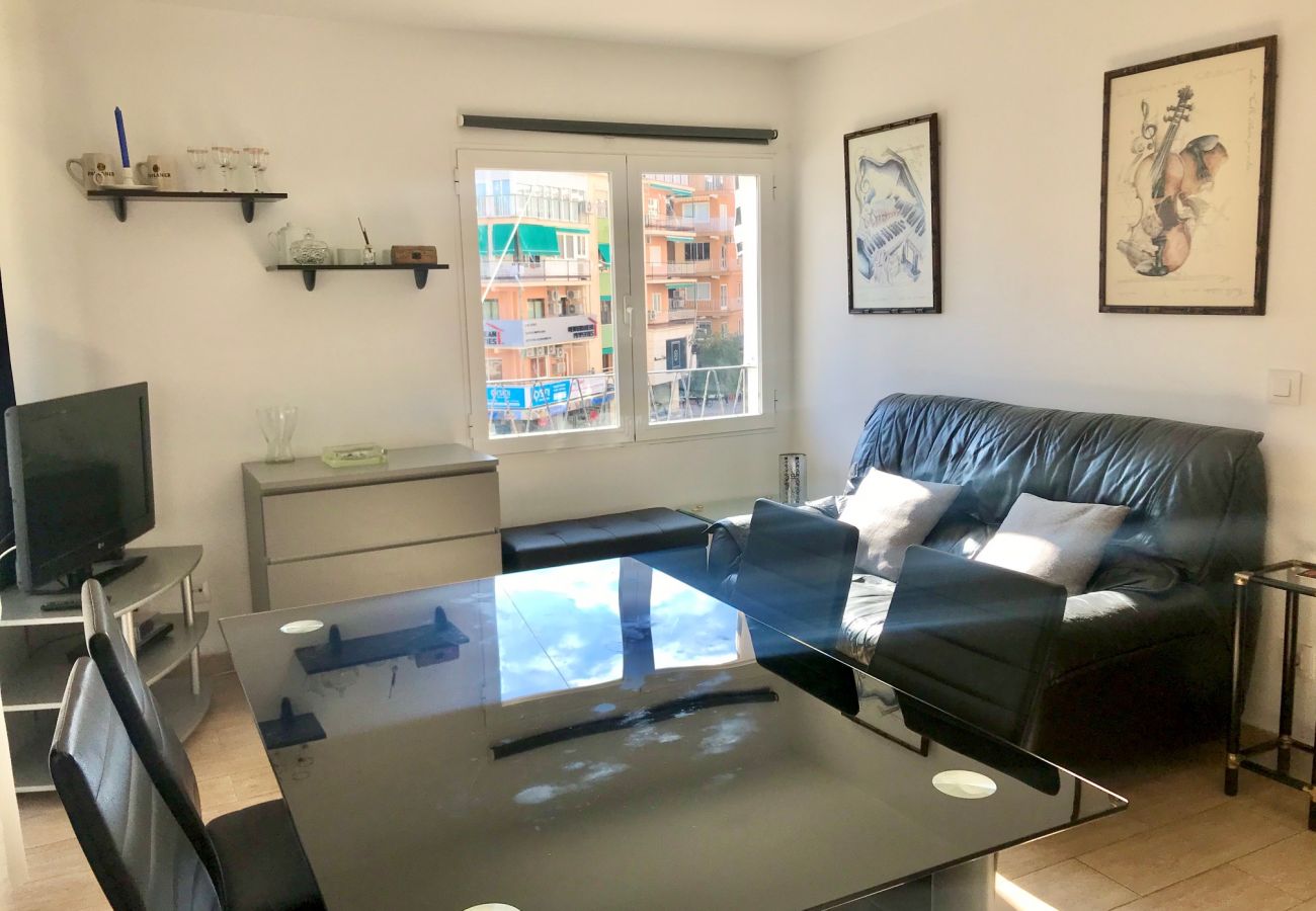 Appartement à Benidorm - RECENTLY REFURBISHED CENTER APARTMENT R017