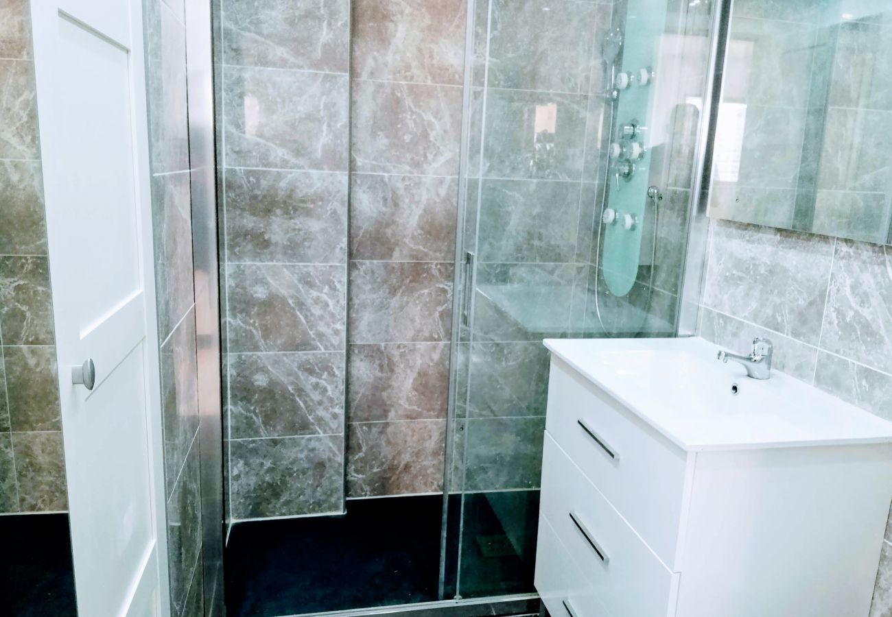 Appartement à Benidorm - ACUARIUM HOLIDAYS APARTMENT R071