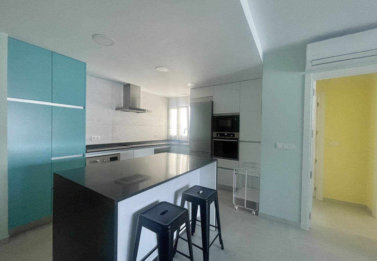 Appartement à Benidorm - BEAUTIFUL SEAFRONT APARTMENT R122
