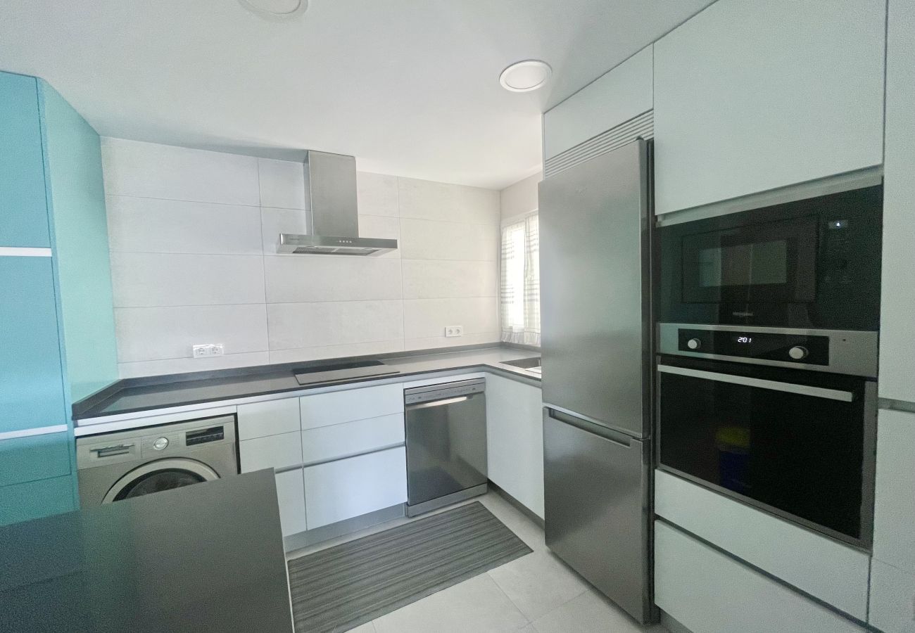 Appartement à Benidorm - BEAUTIFUL SEAFRONT APARTMENT R122