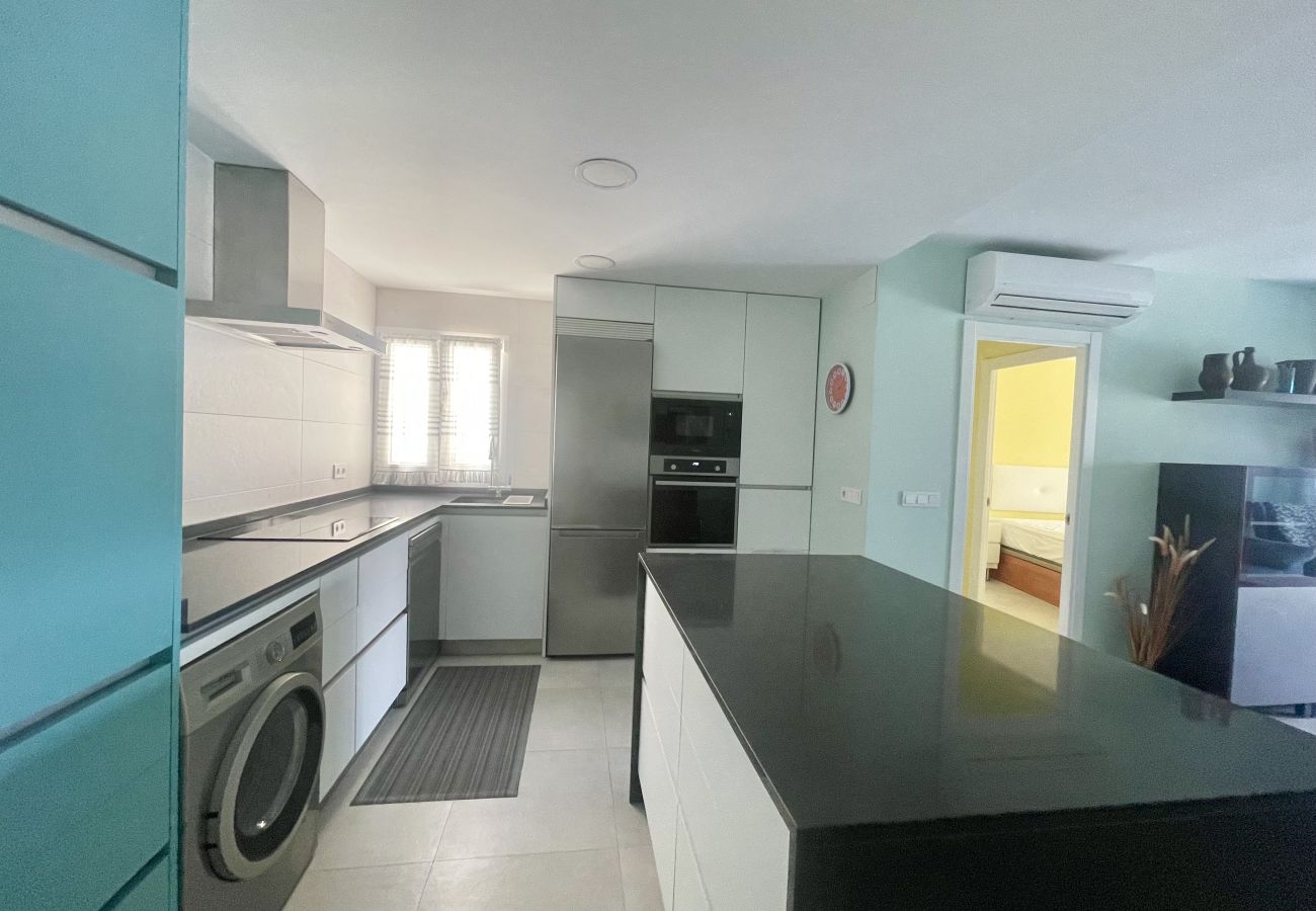 Appartement à Benidorm - BEAUTIFUL SEAFRONT APARTMENT R122