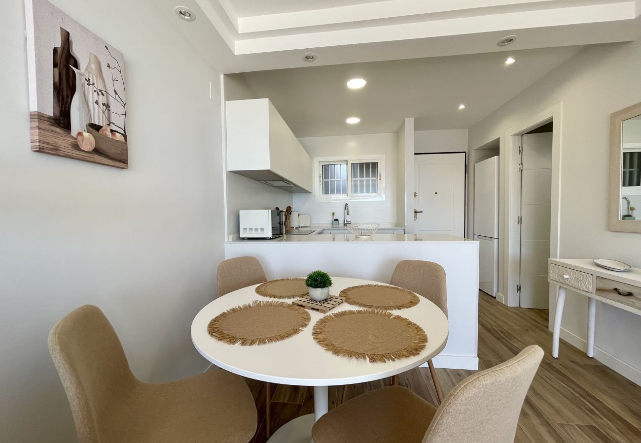 Appartement à Benidorm - Poniente Beach Modern Apartment (R164)