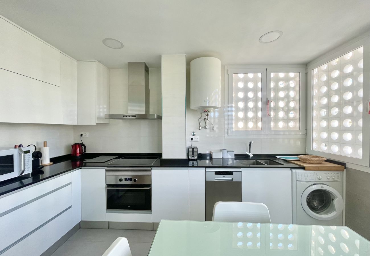 Appartement à Benidorm - PRINCIPADO WIFI, AIRCO, POOL AND GARDEN N031