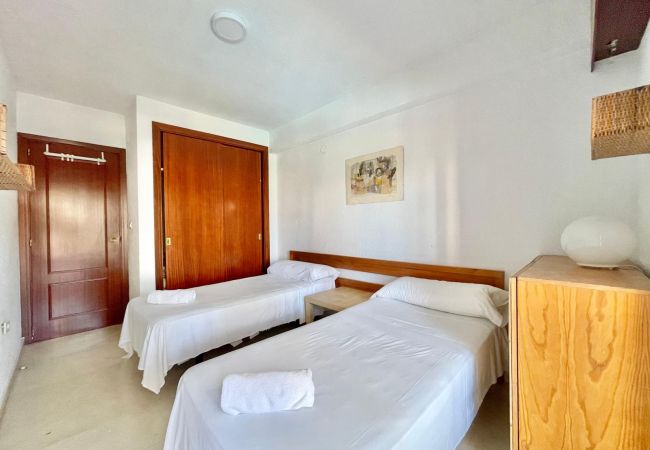 Appartement à Benidorm - GEMELOS 2 LEVANTE BEACH BENIDORM (N170) Appartement à Benidorm - GEMELOS 2 LEVANTE BEACH BENIDORM (N170)