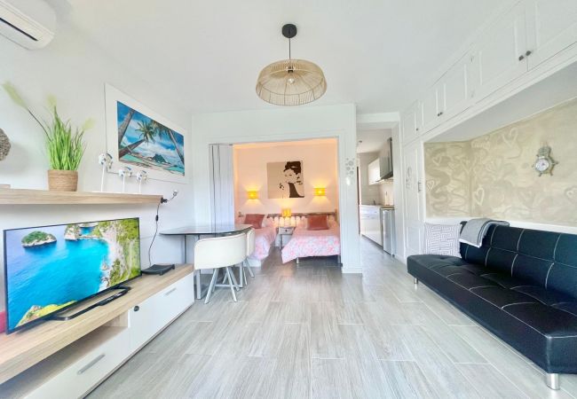  à Benidorm - BERMUDAS HOLIDAY APARTMENT (A071)