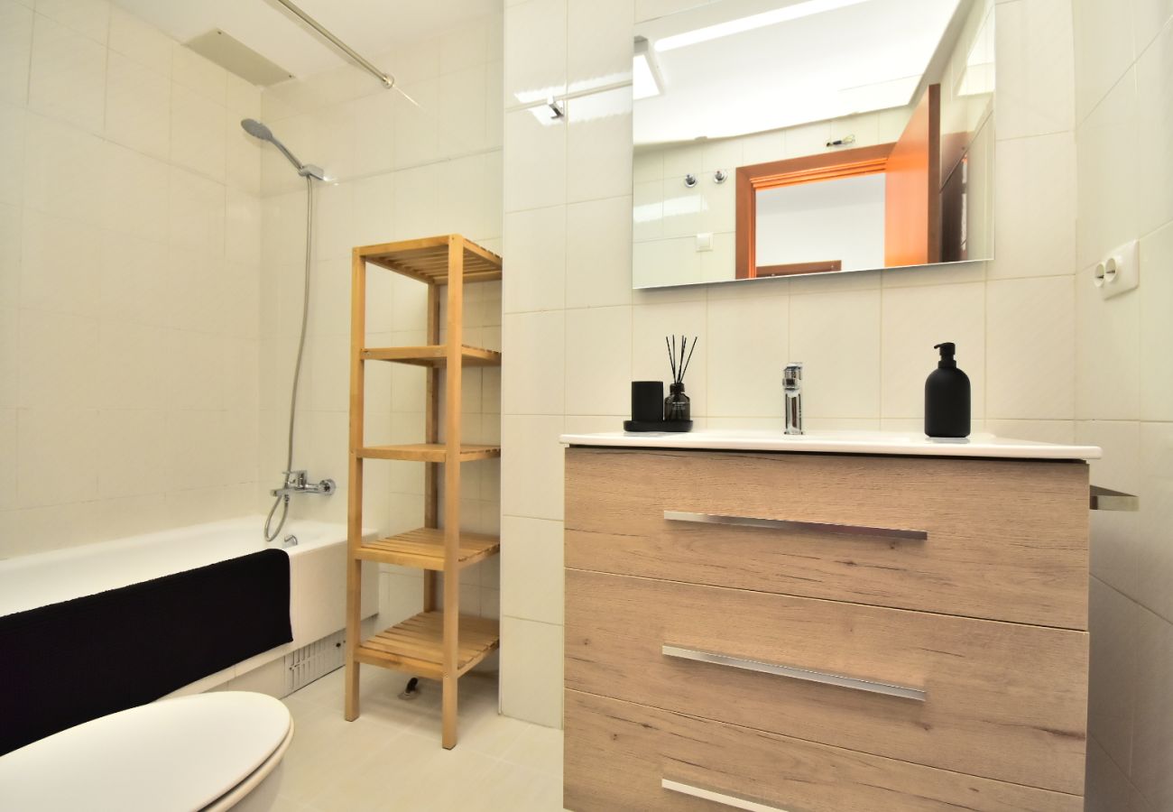 Appartement à Benidorm - MODERN AND STYLISH APARTMENT BENIDORM BEACH (A023)