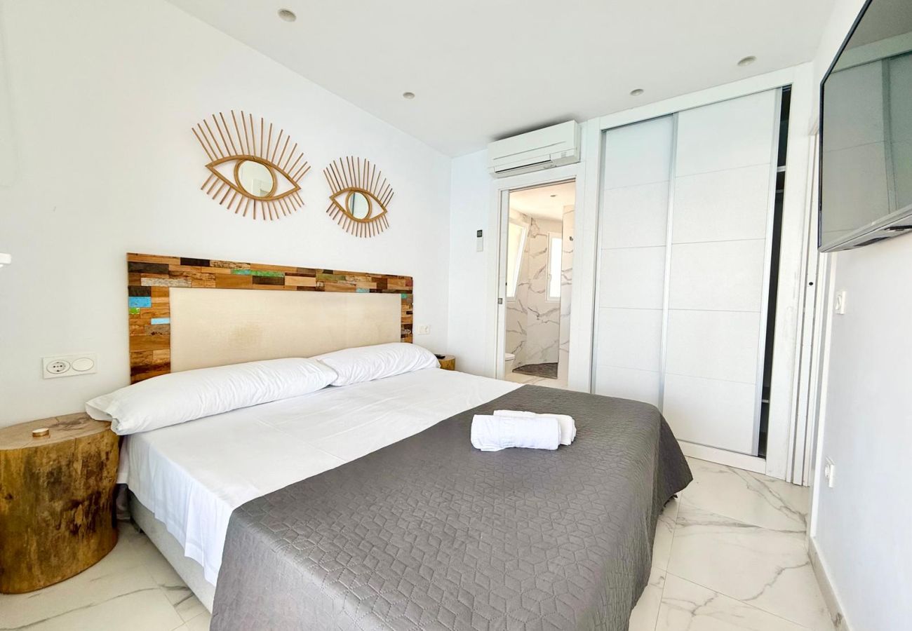 Appartement à Benidorm - LUXURY BENIDORM FRONTLINE APARTMENT LEVANTE (A075)