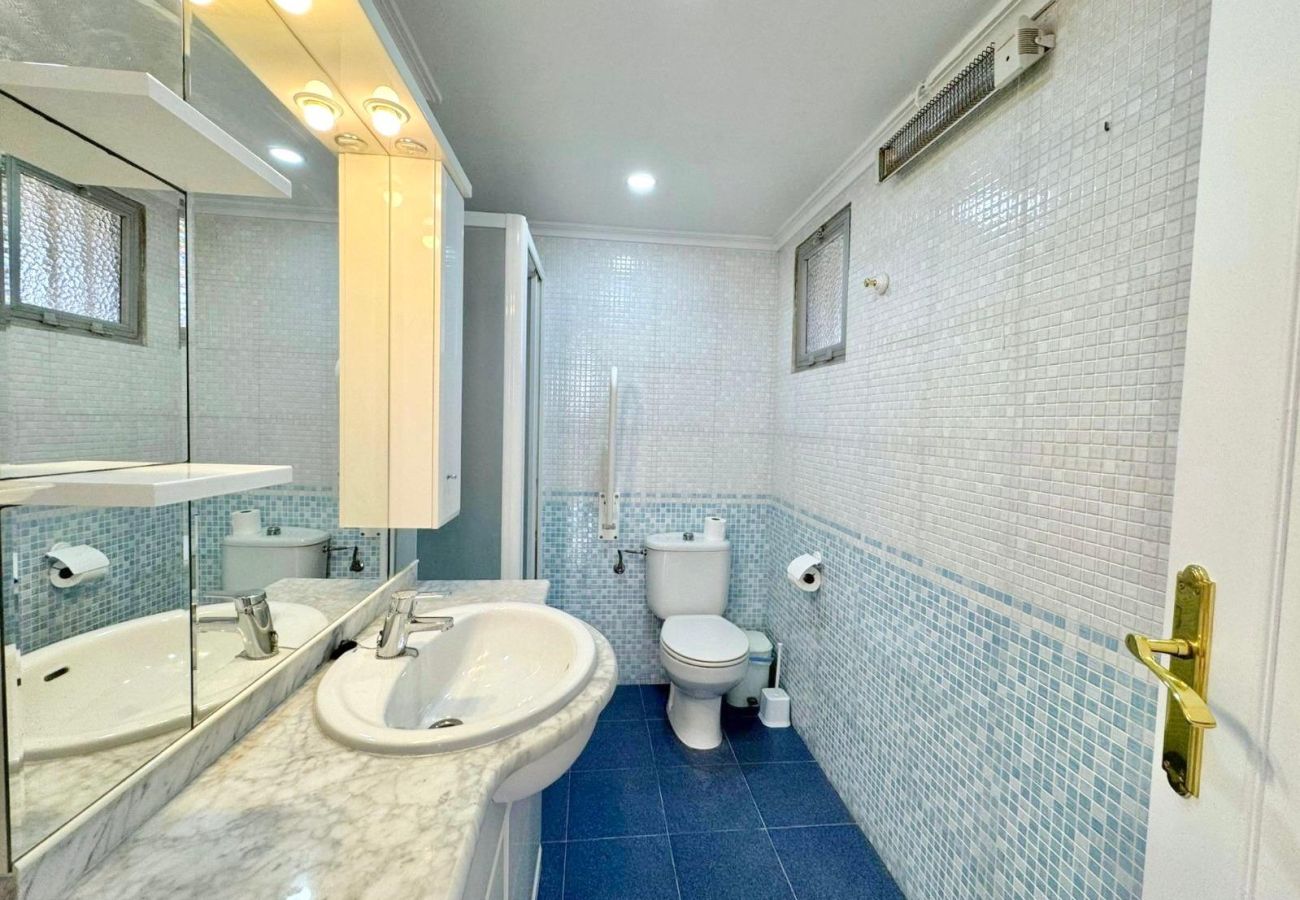 Appartement à Benidorm - CAROLINA 2 BEDROOM AMAZING VIEWS R186