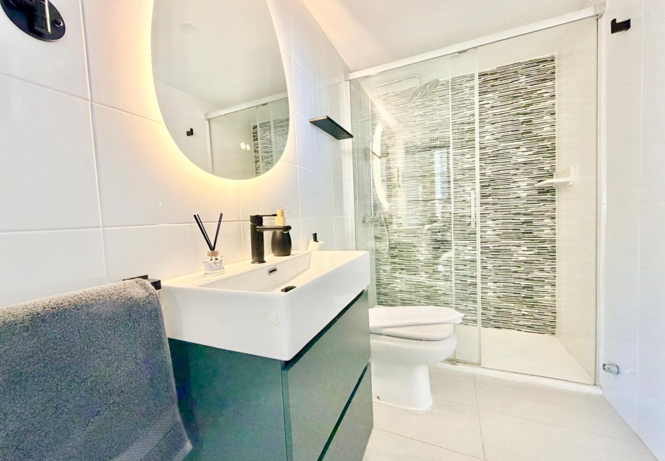 Appartement à Benidorm - SEAVIEWS MODERN APARTMENT LEVANTE BEACH (R193)