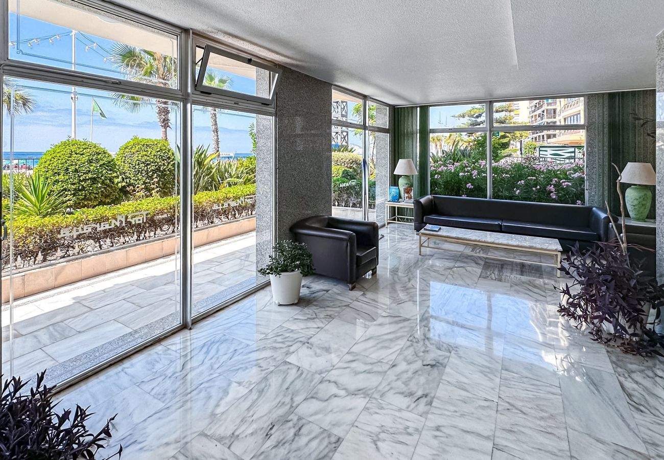 Appartement à Benidorm - SEAFRONT BEACH STUNNING VIEWS APARTMETNT (R194)