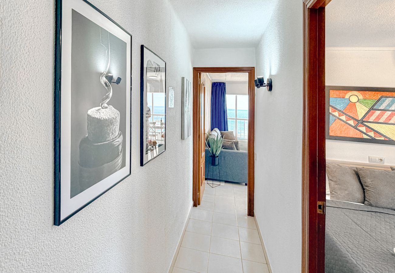 Appartement à Benidorm - SEAFRONT BEACH STUNNING VIEWS APARTMETNT (R194)