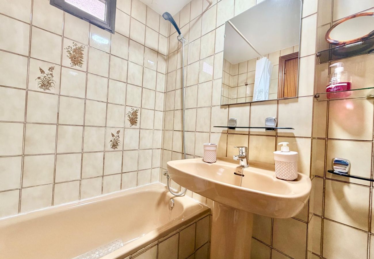 Appartement à Benidorm - MARISCAL LEVANTE BEACH APARTMENT R200